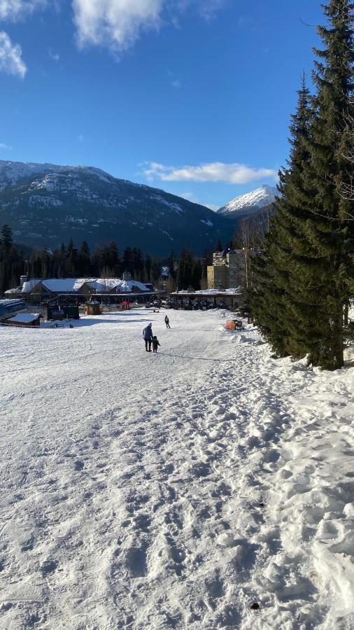 Aspens On The Mountain Ski In Out Whistler Exterior photo
